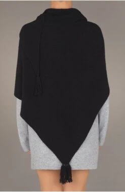 Wolle Kaschmir Stola YUNA 96 Von Pain De Sucre Suggest 12 Wolle Kaschmir Stola YUNA 96 Von Pain De Sucre Suggest -MAISON LEJABY Verkaufsgeschäft schal yuna schwarz suggest by pain de sucre 2