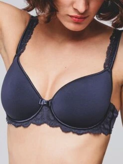 Spacer Schalen-BH GABY Von Maison Lejaby 24 Spacer Schalen-BH GABY Von Maison Lejaby -MAISON LEJABY Verkaufsgeschäft schalen bh nachtblau 13830 gaby maison lejaby