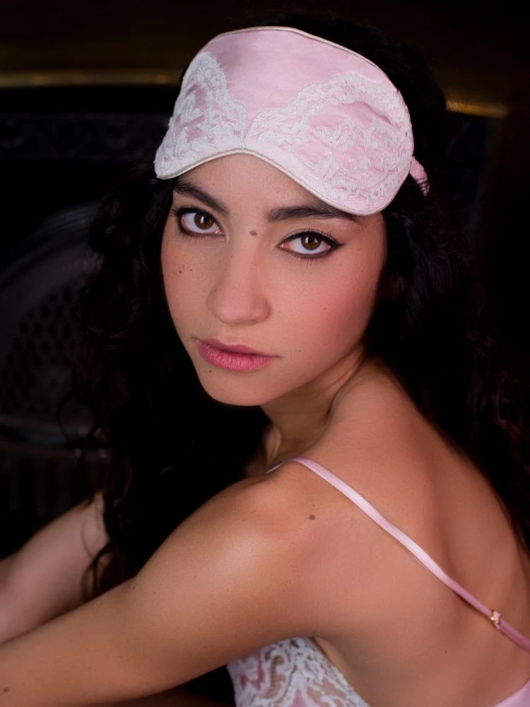 100% Seide Schlafmaske MARJOLIE No. 7 Von Marjolaine 8 100% Seide Schlafmaske MARJOLIE No. 7 Von Marjolaine - Image 6