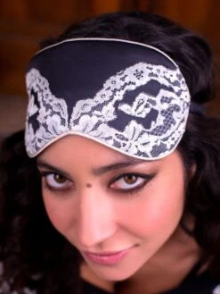 100% Seide Schlafmaske MARJOLIE No. 7 Calais Spitze Marjolaine -MAISON LEJABY Verkaufsgeschäft schlafbrille seide schwarz marjolie 3mar0701 marjolaine