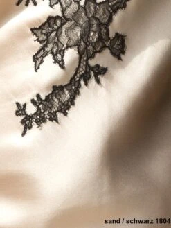 100% Seide Neglige FLAVIA Kurz Mit Caudry Spitze Von Marjolaine 10 100% Seide Neglige FLAVIA Kurz Mit Caudry Spitze Von Marjolaine -MAISON LEJABY Verkaufsgeschäft seide baccarat sand schwarz 1804 marjolaine 1 1