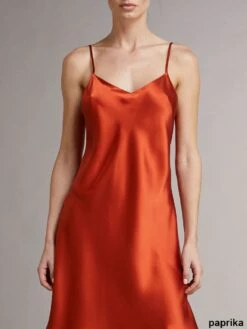 100% Seide Nachtkleid Lang DORINE Von Vivis 29 100% Seide Nachtkleid Lang DORINE Von Vivis -MAISON LEJABY Verkaufsgeschäft seide caroline dorine paprika vivis 1