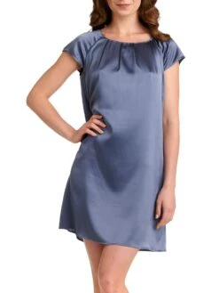 Seide Kurzarm Nachtkleid SEDUZIONE DI SETA Von Gattina 22 Seide Kurzarm Nachtkleid SEDUZIONE DI SETA Von Gattina -MAISON LEJABY Verkaufsgeschäft seide kurzarm nachtkleid stone grey 381423 seducione di seta gattina 3