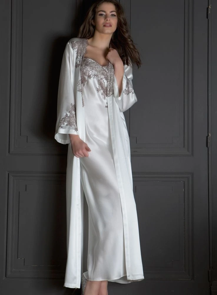 100% Seide Morgenmantel BACCARAT No.2 Lang Mit Spitze Von Marjolaine - Nur Noch In Schwarz 4 100% Seide Morgenmantel BACCARAT No.2 Lang Mit Spitze Von Marjolaine - Nur Noch In Schwarz - Image 2