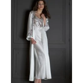 100% Seide Morgenmantel BACCARAT No.2 Lang Mit Spitze Von Marjolaine - Nur Noch In Schwarz 3 100% Seide Morgenmantel BACCARAT No.2 Lang Mit Spitze Von Marjolaine - Nur Noch In Schwarz