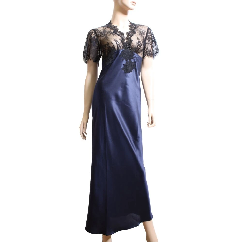 100% Seide Nachtkleid CHANTAGE Mit Spitze Von Marjolaine 4 100% Seide Nachtkleid CHANTAGE Mit Spitze Von Marjolaine – Bild 2