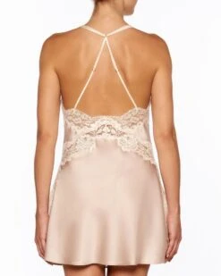 Seide Negligé ADRIANA Von Millesia -MAISON LEJABY Verkaufsgeschäft seide neglige goldsand creme m1390 adriana millesia 2 1