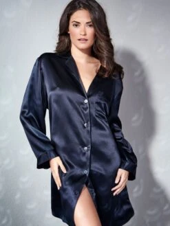 100% Seide Langarm Sleepshirt KLASSIK SATIN Von Eva B. Bitzer 13 100% Seide Langarm Sleepshirt KLASSIK SATIN Von Eva B. Bitzer -MAISON LEJABY Verkaufsgeschäft seide sleepshirt 27319869 schwarz eva bitzer 1 1
