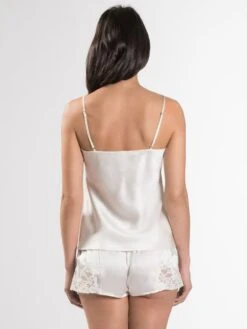 100% Seide Top CRÉPUSCULE SATINÉ Naturweiß Von Aubade 13 100% Seide Top CRÉPUSCULE SATINÉ Naturweiß Von Aubade -MAISON LEJABY Verkaufsgeschäft seide top shorts crepuscule satinee vi38 vi61 nacre aubade