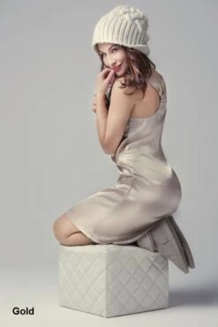 Stretchseide Trägernachthemd PROFUMO D'ORO Von Gattina 18 Stretchseide Trägernachthemd PROFUMO D'ORO Von Gattina -MAISON LEJABY Verkaufsgeschäft seide traegernachthemd 381412 gold gattina 2