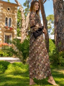 100% Seide Kleid OPHELIE Lang Mousseline Von Marjolaine 7 100% Seide Kleid OPHELIE Lang Mousseline Von Marjolaine -MAISON LEJABY Verkaufsgeschäft seidenkleid lang ophelie 2oph3003 blumenmuster schwarz 0104 marjolaine 3 1