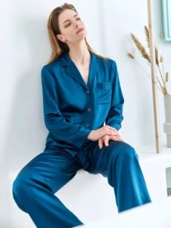 100% Seide Schlafanzug CLASSICO Von Luna Di Seta -MAISON LEJABY Verkaufsgeschäft seidenpyjama damen vlst08007 ocean petrol luna di seta 8 1 1