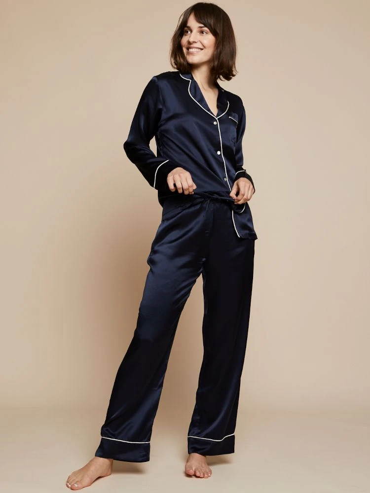 100% Seide Schlafanzug Elisabetha FULLMOON SKY Dunkelblau Von Radice 4 100% Seide Schlafanzug Elisabetha FULLMOON SKY Dunkelblau Von Radice – Bild 2