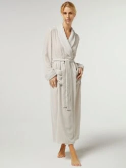 Seide-Viscose Samt Morgenmantel Lang DANIELA Von Vivis 23 Seide-Viscose Samt Morgenmantel Lang DANIELA Von Vivis -MAISON LEJABY Verkaufsgeschäft seidensamt morgenmantel lang v00039 daniela silber vivis 2 1