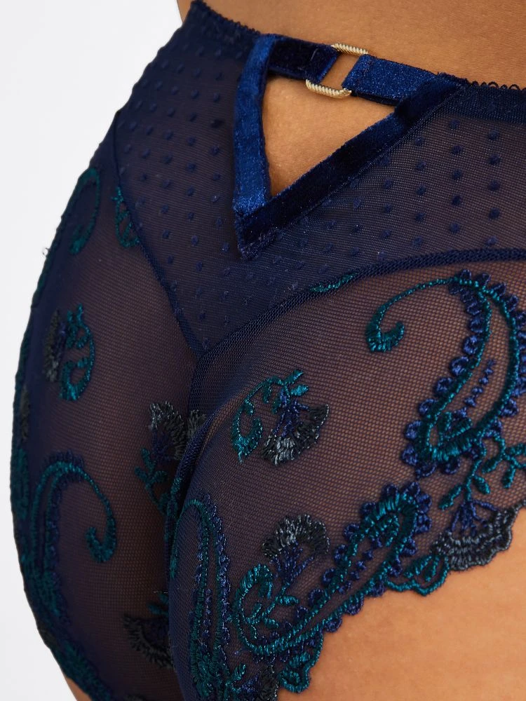 Brasiliana Slip VELVET MEMORIES Von Aubade 6 Brasiliana Slip VELVET MEMORIES Von Aubade – Bild 4