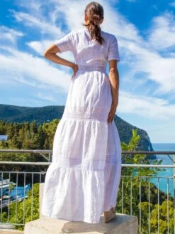 Sommerkleid Mit Spitze ARIANNA Lang Weiß Von Laetitia Beachwear -MAISON LEJABY Verkaufsgeschäft sommerkleid weiss lang a141 arianna laetitia beachwear 4