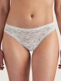 Brasiliana Slip ROSESSENCE HK Spitze Von Aubade 19 Brasiliana Slip ROSESSENCE HK Spitze Von Aubade -MAISON LEJABY Verkaufsgeschäft spitze dessous hk27 6 2 opal weiss rosessence aubade 7