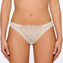 Tüll String DESIR Von Millesia 12 Tüll String DESIR Von Millesia -MAISON LEJABY Verkaufsgeschäft spitze g string desir m7688 nude millesia lingerie 1