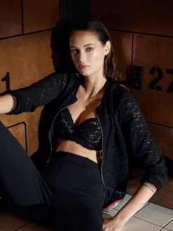 Jacke INAYA 80 Schwarz Aus Spitze Von Suggest -MAISON LEJABY Verkaufsgeschäft spitze jacke inaya schwarz pain de sucre suggest 3