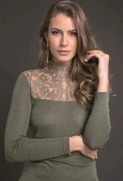 Merinowolle Seide STEHKRAGEN SHIRT Mit Spitze Von Artimaglia -MAISON LEJABY Verkaufsgeschäft stehkragen shirt wolle seide spitze 75404 kaki artimaglia 1