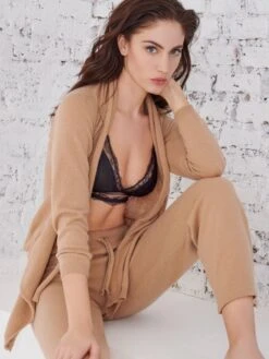 Strickjacke CARDIGAN SOFT Wolle-Mix Von Ritratti 11 Strickjacke CARDIGAN SOFT Wolle-Mix Von Ritratti -MAISON LEJABY Verkaufsgeschäft strickjacke soft biscotto 72921 ritratti 3